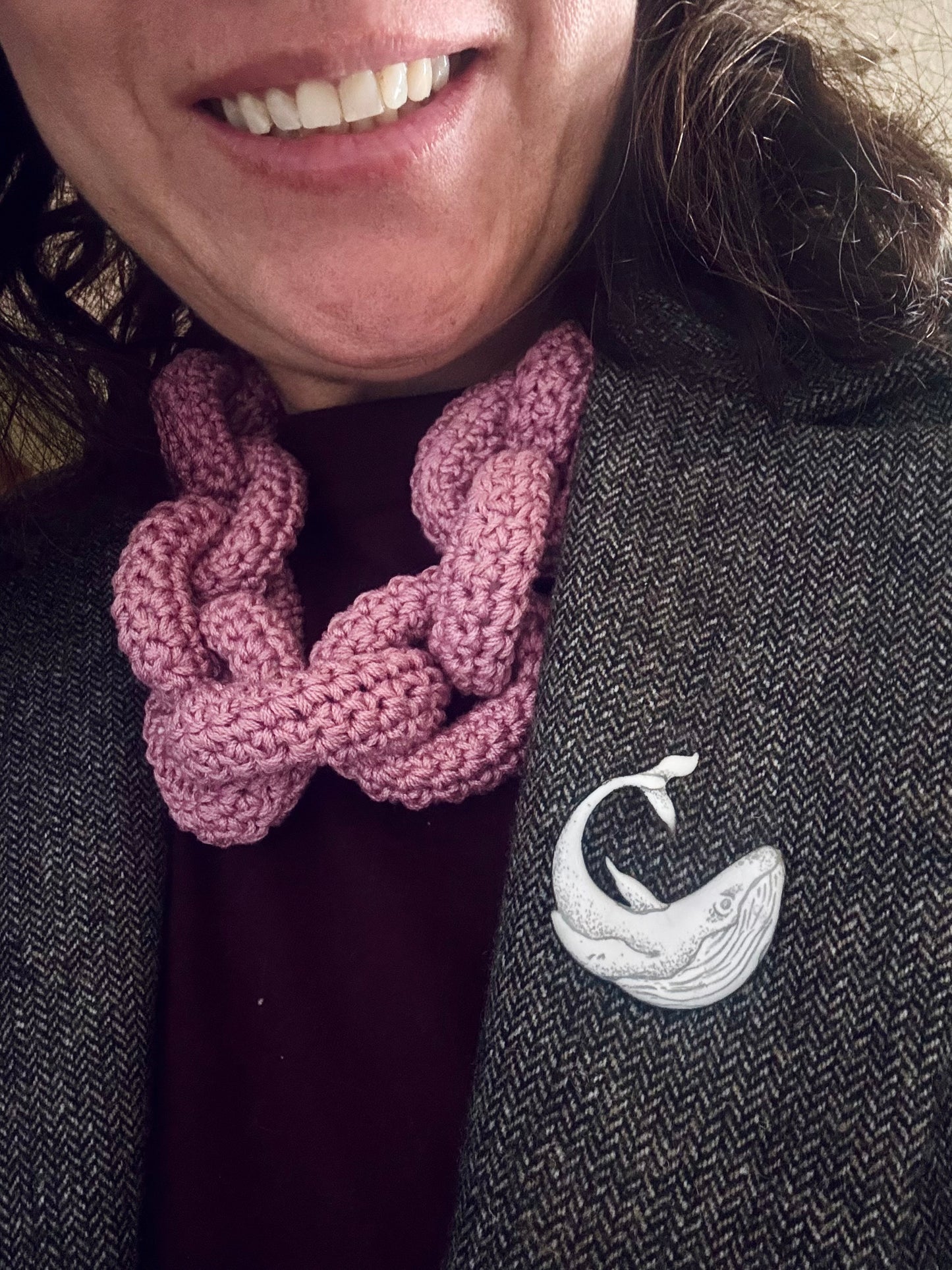 Prendedor ballena curva