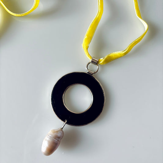 Collar círculo calado + Perla