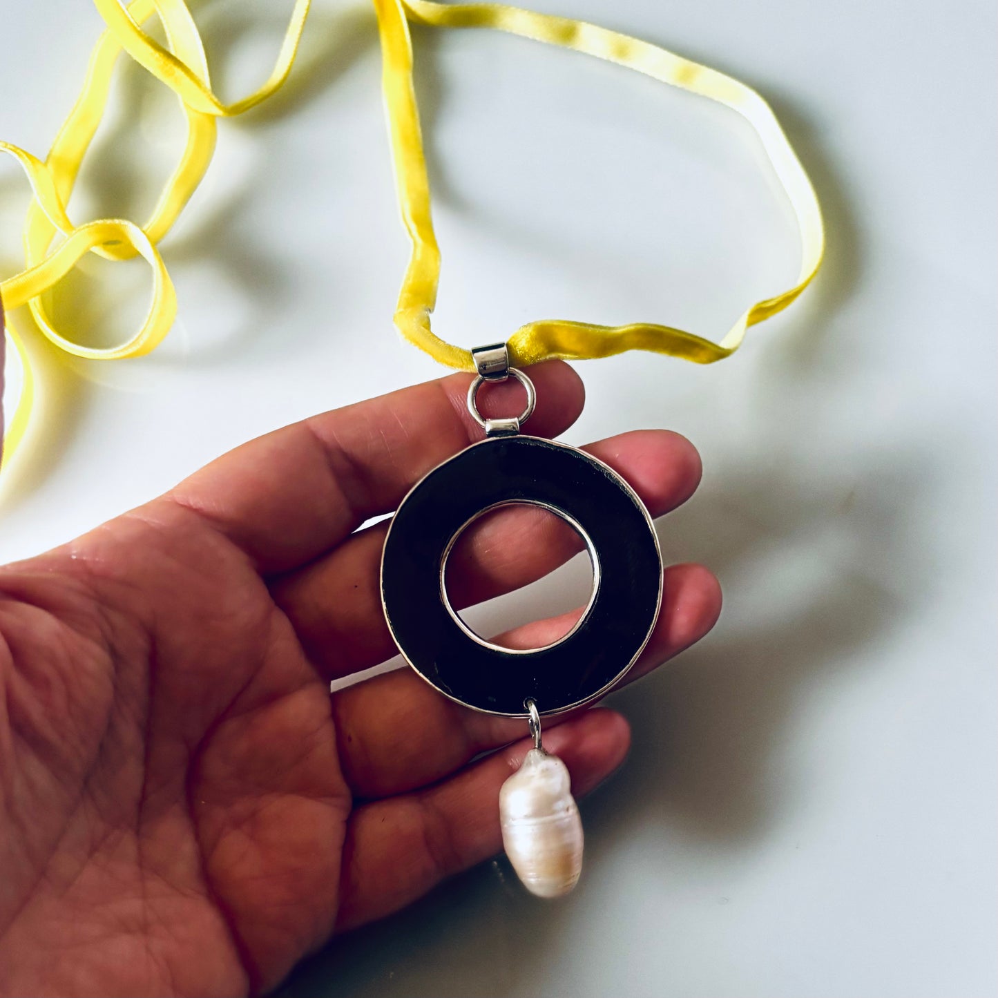 Collar círculo calado + Perla